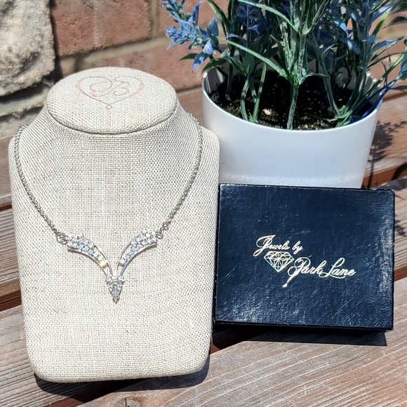 Park Lane Jewelry - Vtg. Park Lane diamond bling necklace